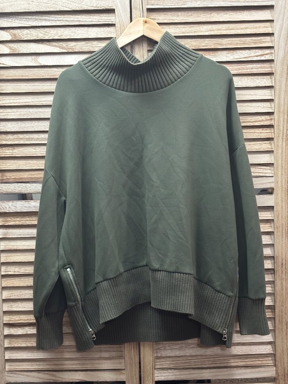 Varley Double Soft Oversized Side-Zip Mock Neck Sweater – Military Green - XL